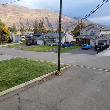 Charming - 2 Bedrooms Suite, 1 Full Bath & Family Room Kamloops Eksteriør billede