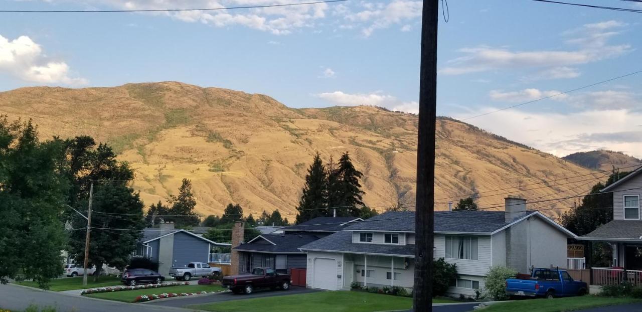 Charming - 2 Bedrooms Suite, 1 Full Bath & Family Room Kamloops Eksteriør billede