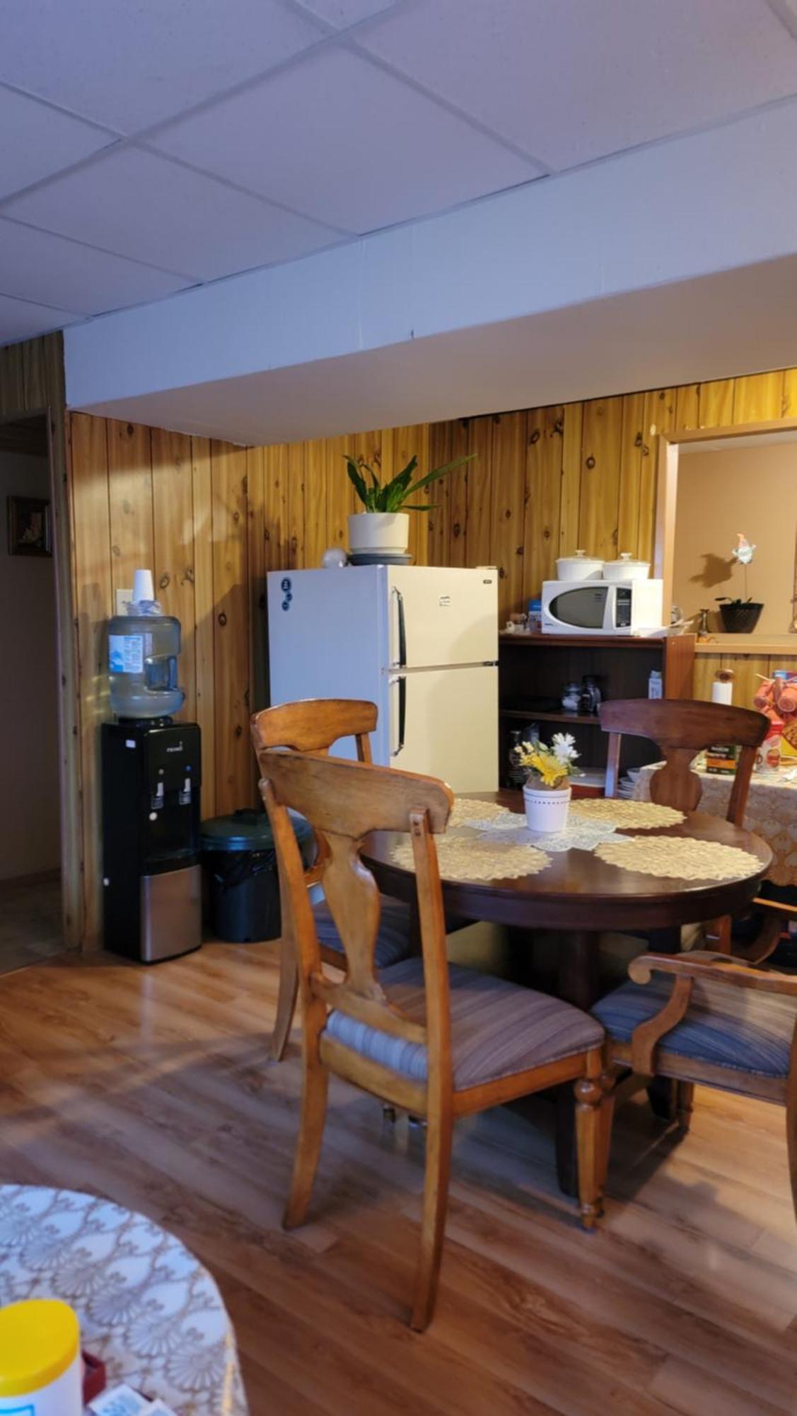 Charming - 2 Bedrooms Suite, 1 Full Bath & Family Room Kamloops Eksteriør billede