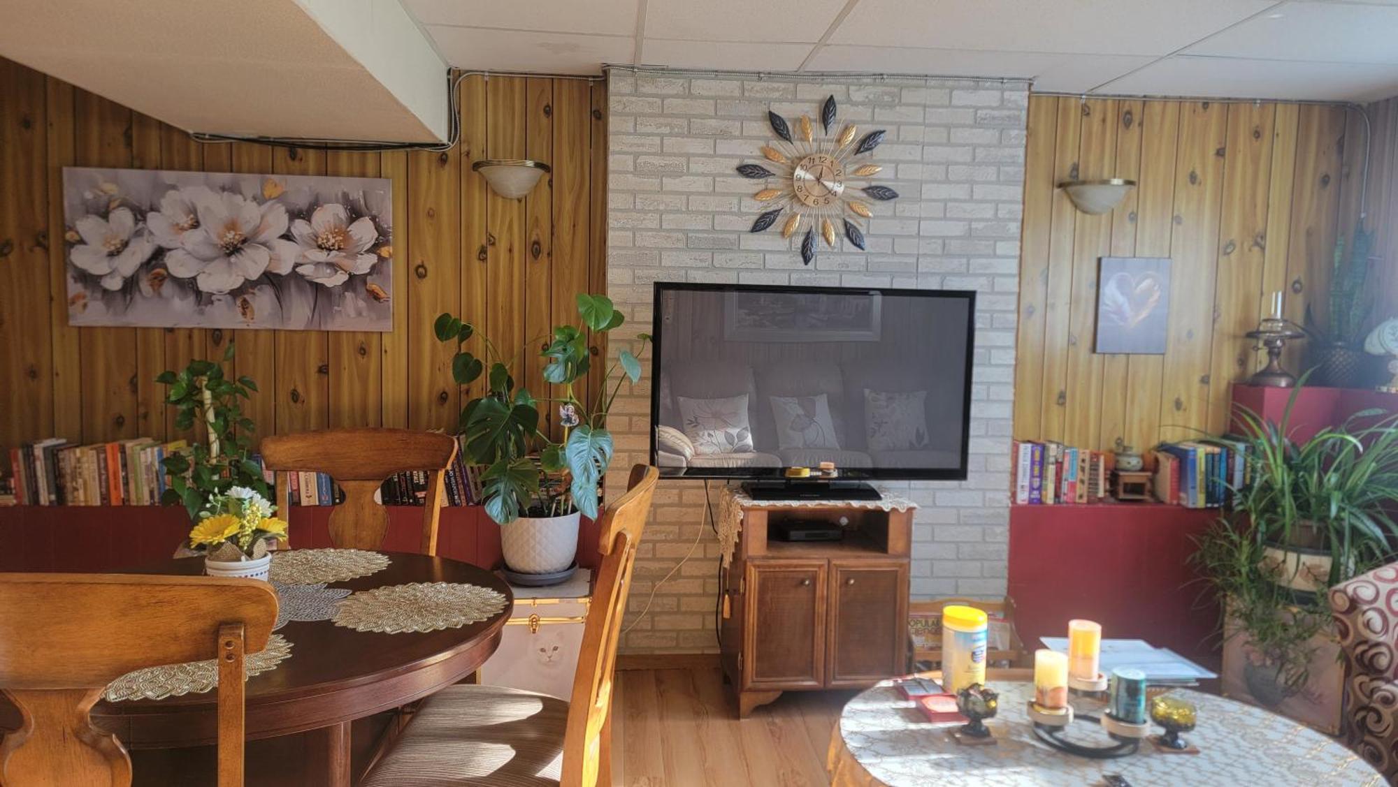 Charming - 2 Bedrooms Suite, 1 Full Bath & Family Room Kamloops Eksteriør billede