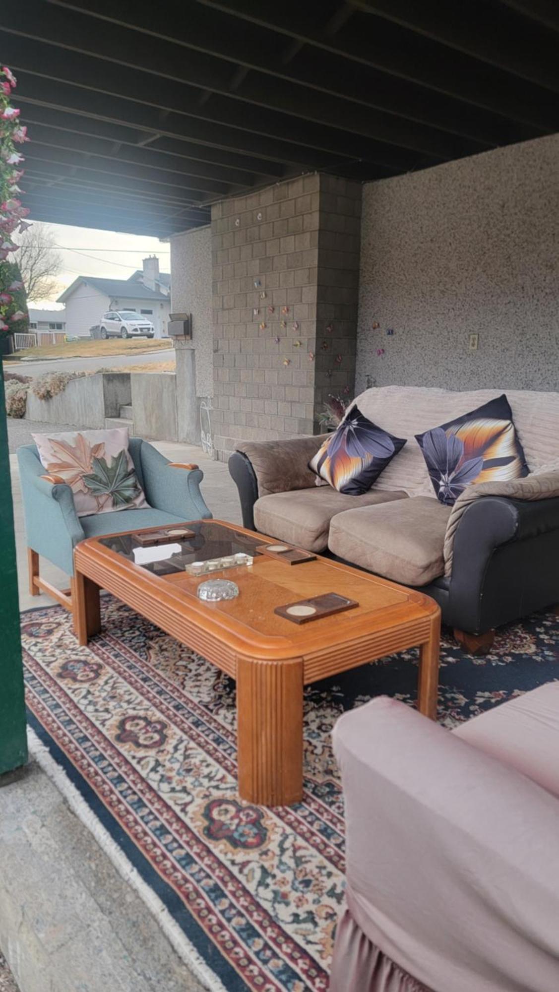 Charming - 2 Bedrooms Suite, 1 Full Bath & Family Room Kamloops Eksteriør billede